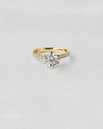 Tapered Pavé Round Cut Engagement Ring — Yellow gold
