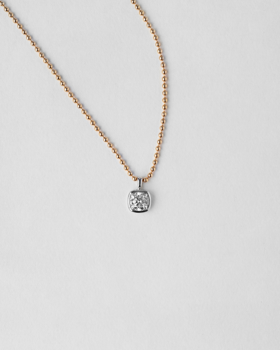 Round Cut Diamond Pendant