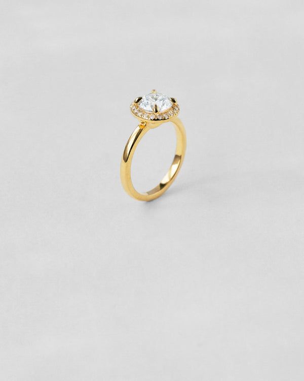 Round Cut Halo Engagement Ring