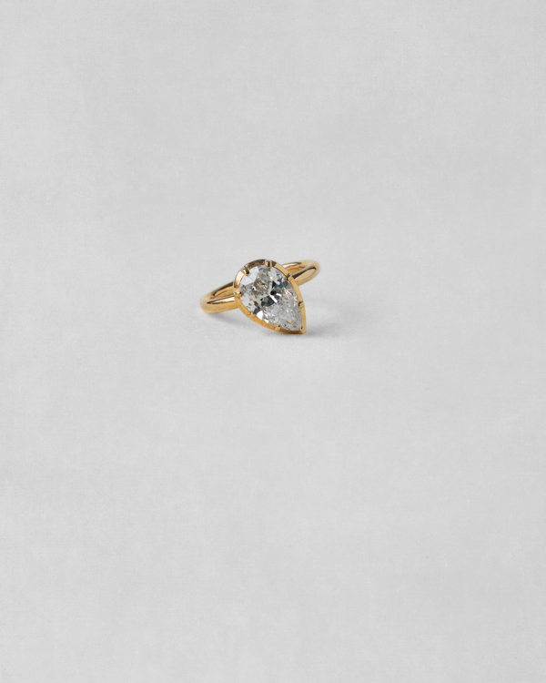 Droppslipad diamantring med sju klor